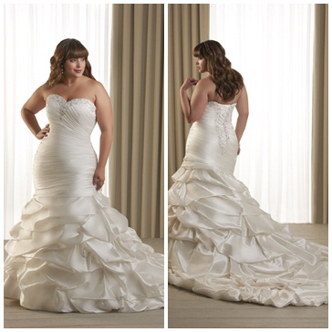 wedding dress for plus size hourglass figure
