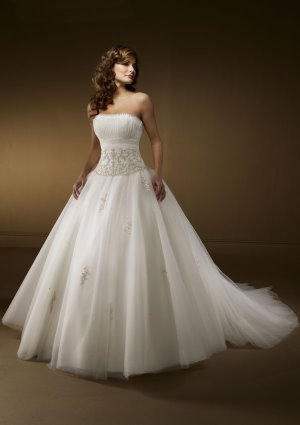 Pictured here is a Mori Lee wedding dress which I feel would make the 