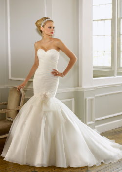 wedding dresses for petites