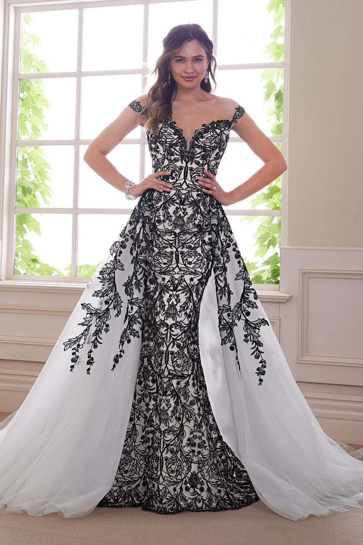 Black and white wedding dress with detachable train Sophia Tolli